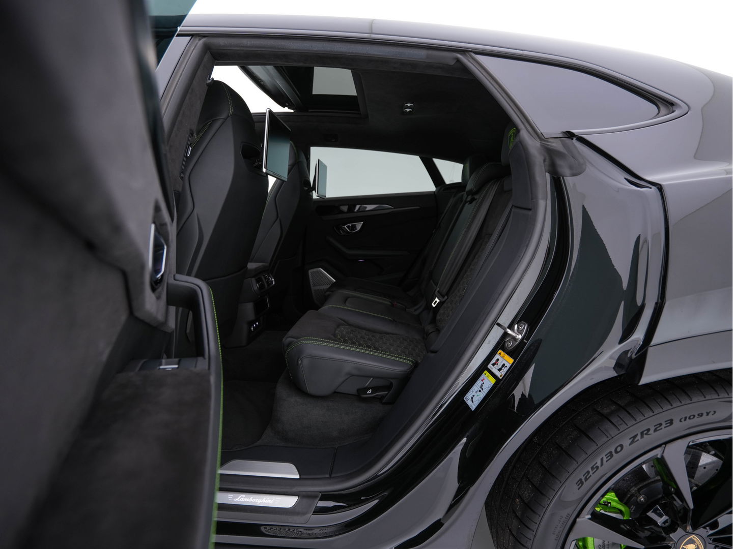 Lamborghini Urus 4.0 V8 Pearl Capsule (INCL.BTW) *CERAMIC-BRAKES | PANO | HEAD-UP | SOFT-CLOSE | LEATHER-ALCANTARA | FULL-LED | NIGHT-VISION | BANG&OLUFSEN | MEMORY-PACK | HEATED-SPORTSEATS | TOP-VIEW | ADAPTIVE-CRUISE | BLIND-SP