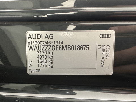 Audi e-tron 55 quattro Business edition Plus 95 kWh [ 3-Fase ] {SOH-88%} (INCL-BTW) *PANO | LUXURY-LEATHER | ADAPTIVE-CRUISE | FULL-LED | DIGI-COCKPIT | KEYLESS | MEMORY-PACK | CAMERA | NAVI-FULLMAP | SHIFT-PADDLES | DAB+ | COMFORT-SEATS | 20''ALU*