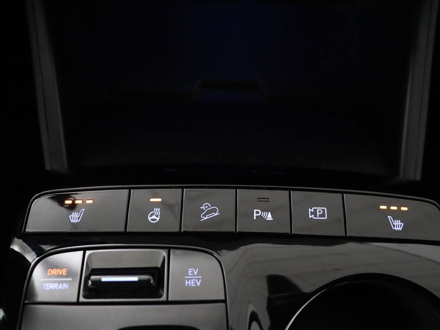 Hyundai Tucson 1.6 T-GDI PHEV N Line Sky 4WD | Panoramadak | Leder/Alcantara | Stoelverwarming | Camera | Carplay | Stuurverwarming | Keyless | Full LED | Navigatie | 19'' lichtmetalen velgen | Plug In