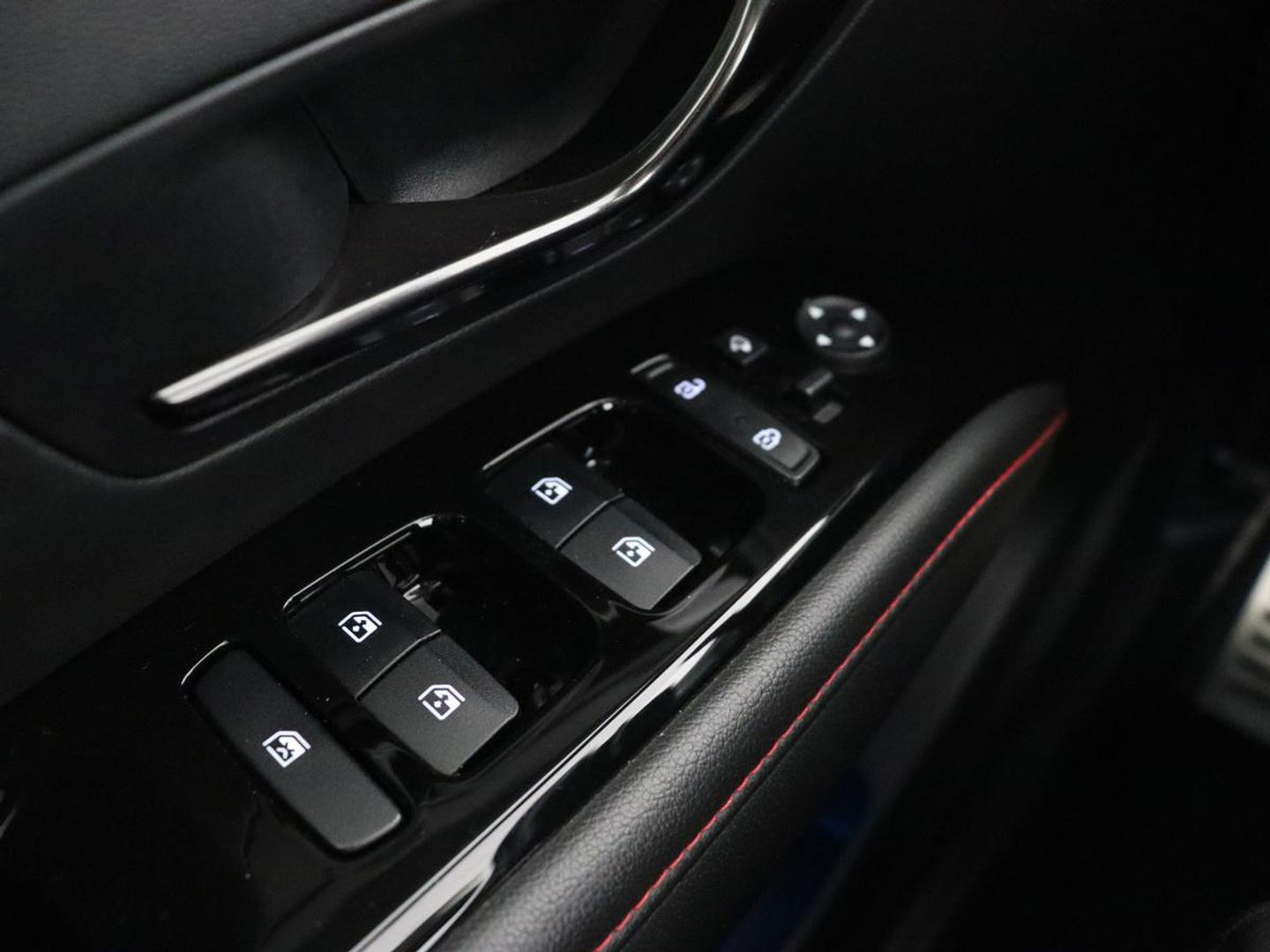 Hyundai Tucson 1.6 T-GDI PHEV N Line Sky 4WD | Panoramadak | Leder/Alcantara | Stoelverwarming | Camera | Carplay | Stuurverwarming | Keyless | Full LED | Navigatie | 19'' lichtmetalen velgen | Plug In