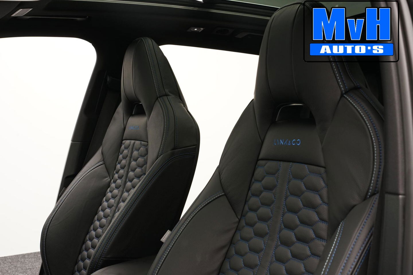 Lynk & Co 01 1.5 Hybride|FULL BLACK XL|ZWARTE.HEMEL|LEER|NAP