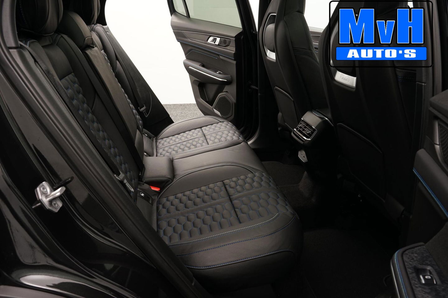 Lynk & Co 01 1.5 Hybride|FULL BLACK XL|ZWARTE.HEMEL|LEER|NAP