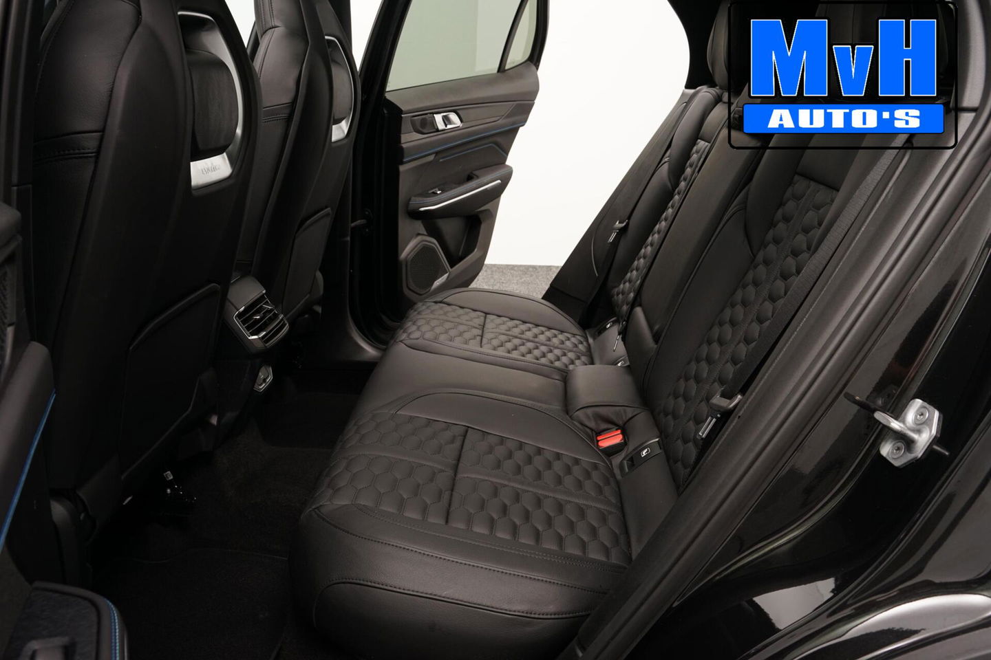 Lynk & Co 01 1.5 Hybride|LEER|FULL BLACK XL|360°CAM|NAP