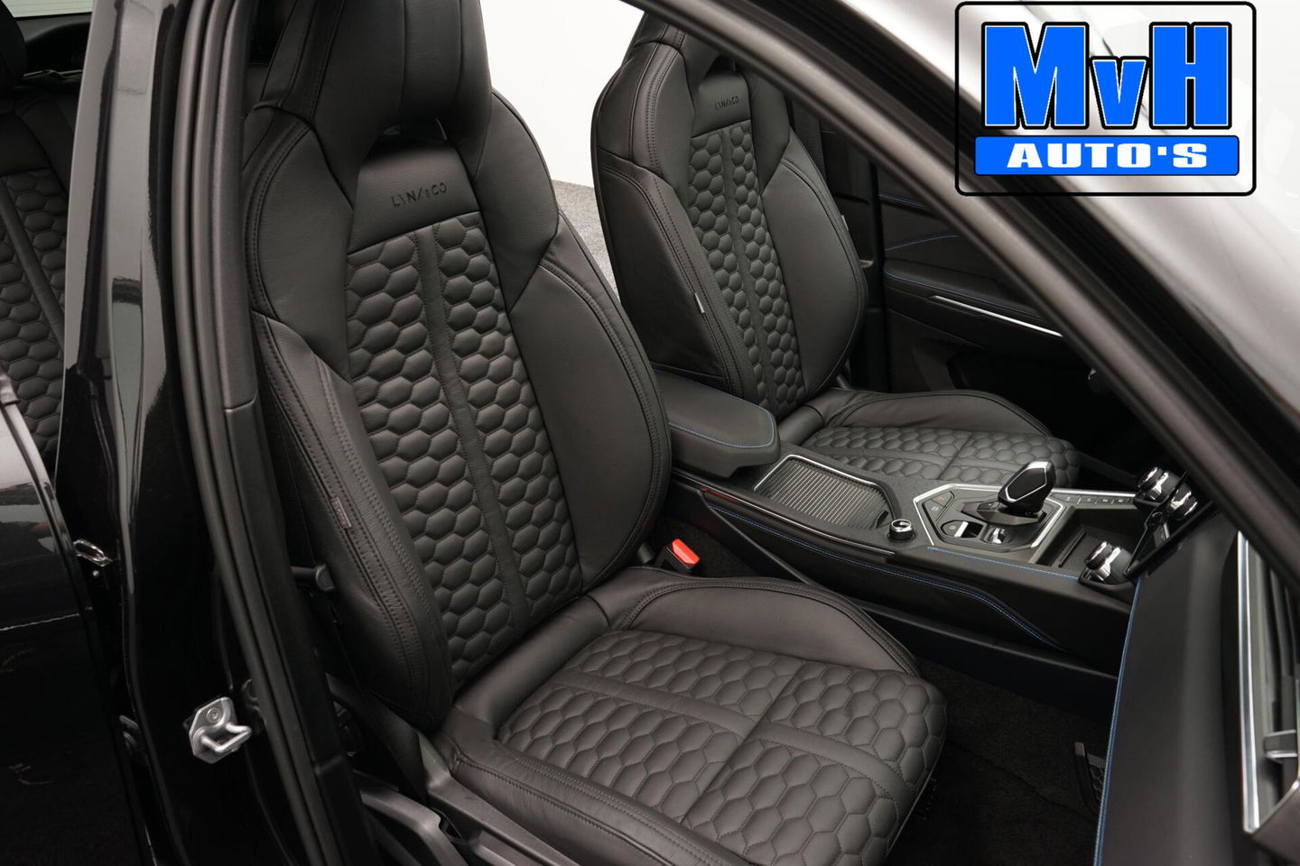 Lynk & Co 01 1.5 Hybride|LEER|FULL BLACK XL|360°CAM|NAP