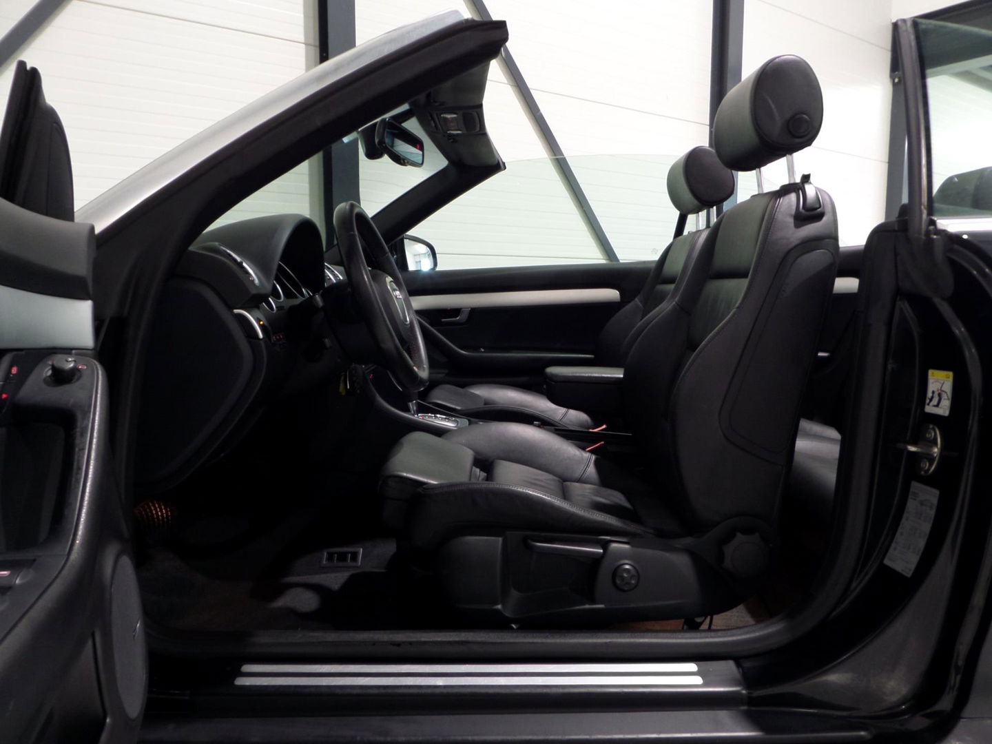 Audi A4 Cabriolet 2.0 TFSI S-Line "Automaat" Leer Xenon Stoelverwarming Bose Cruise-control Youngtimer in uniek mooie staat!