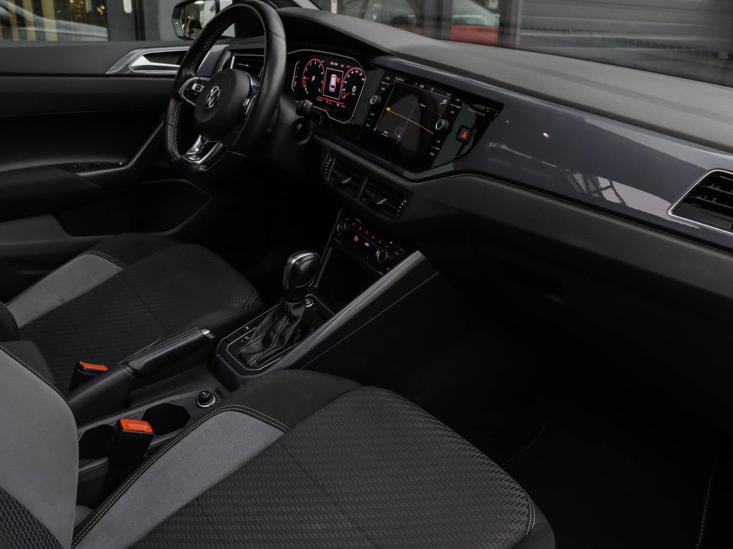 Volkswagen Polo 1.0 TSI 116pk DSG Highline Business R-Line 3x Pano 17'' LMV