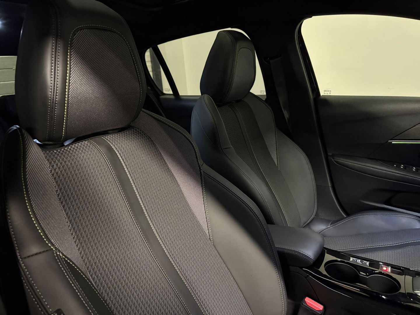 Peugeot 208 1.2 PureTech 100 GT PANO KEYLESS VOL'