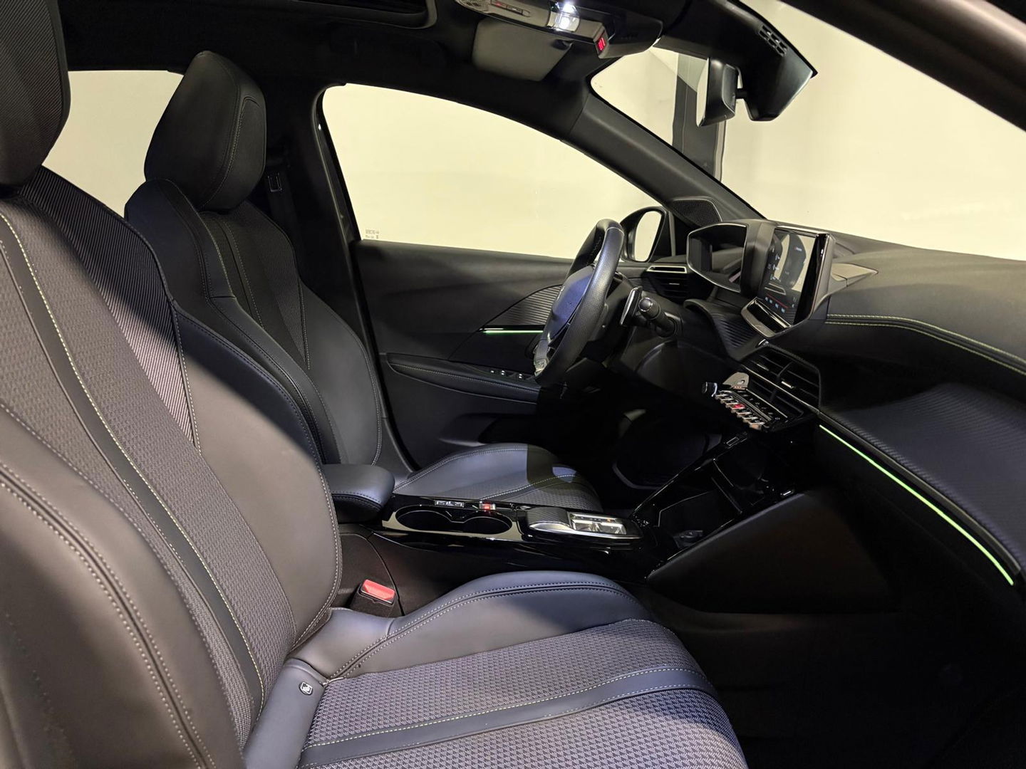 Peugeot 208 1.2 PureTech 100 GT PANO KEYLESS VOL'