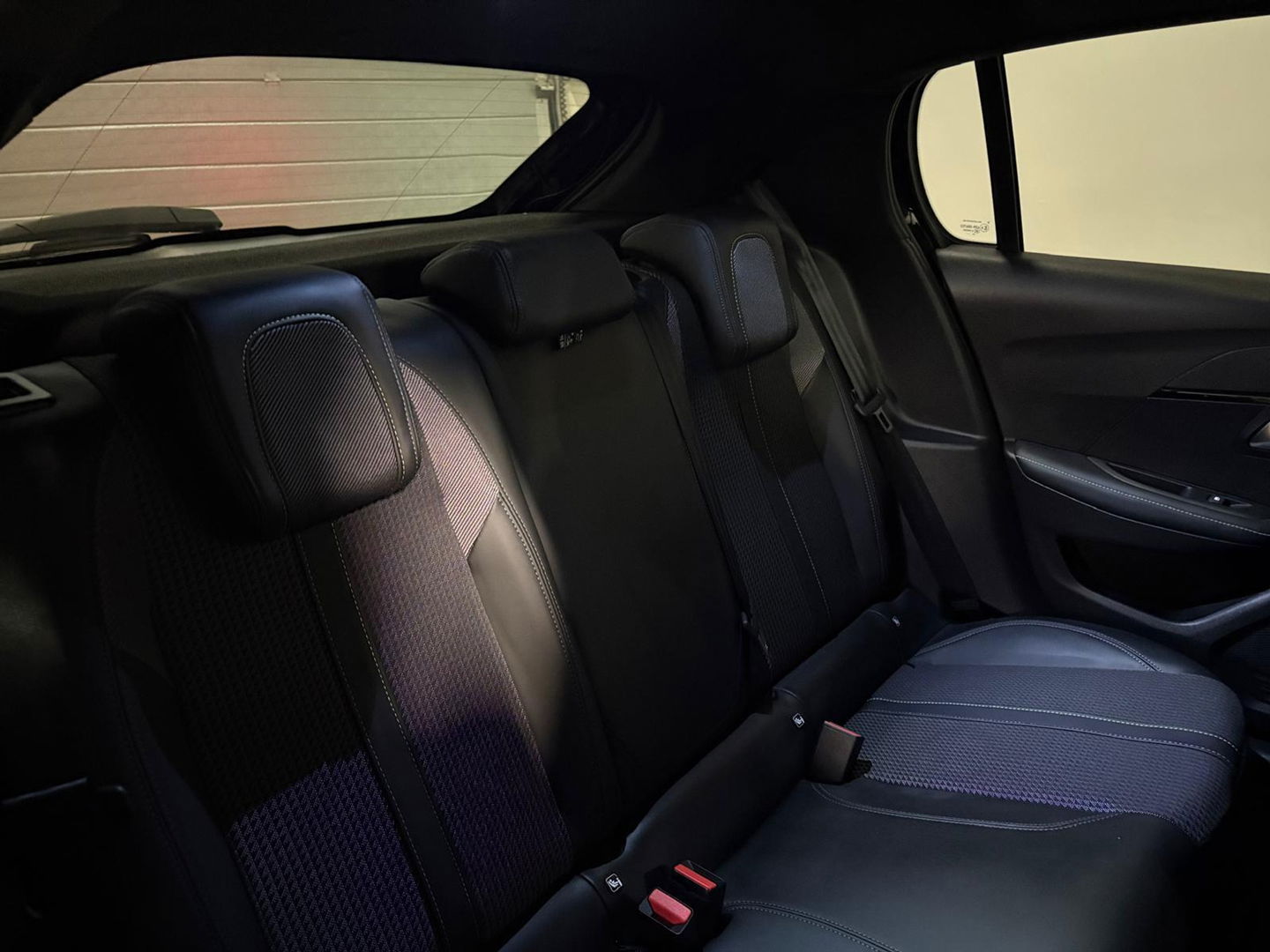 Peugeot 208 1.2 PureTech 100 GT PANO KEYLESS VOL'