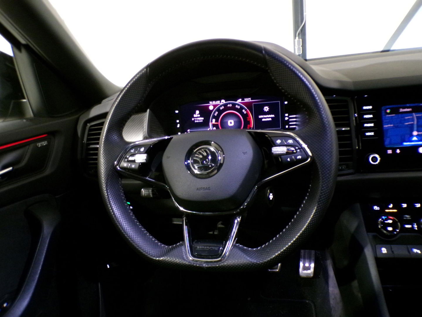 Škoda Kodiaq 1.5 TSI Sportline Business "Origineel NL!" Trekhaak Apple-Carplay Sportstoelen Camera Stoelverwarming Virtual Canton