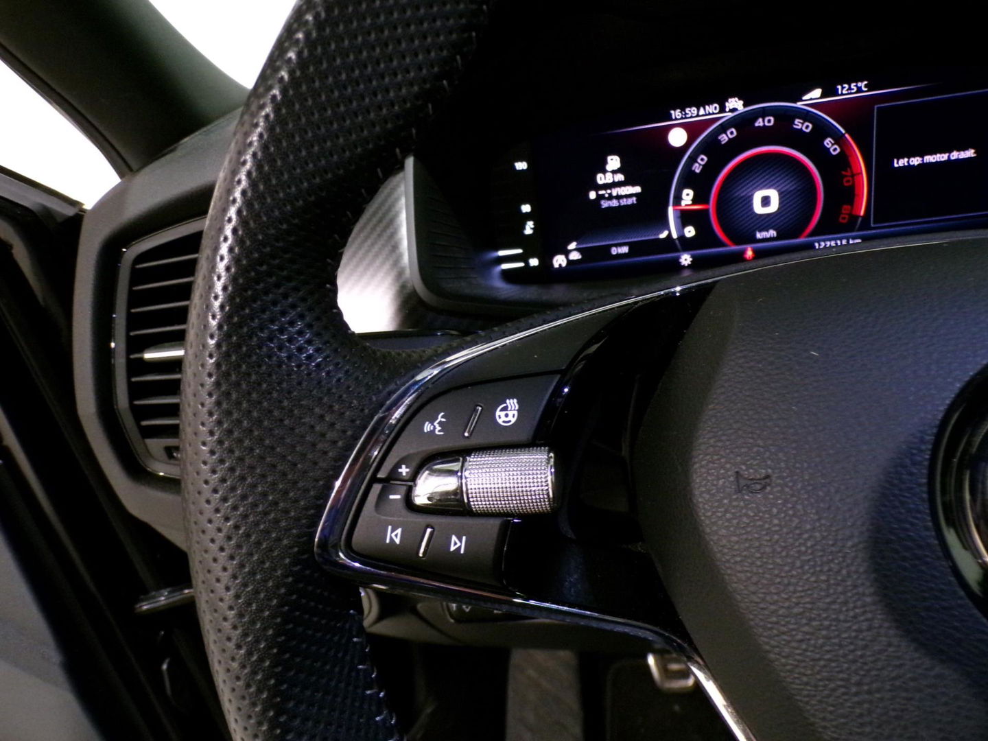 Škoda Kodiaq 1.5 TSI Sportline Business "Origineel NL!" Trekhaak Apple-Carplay Sportstoelen Camera Stoelverwarming Virtual Canton