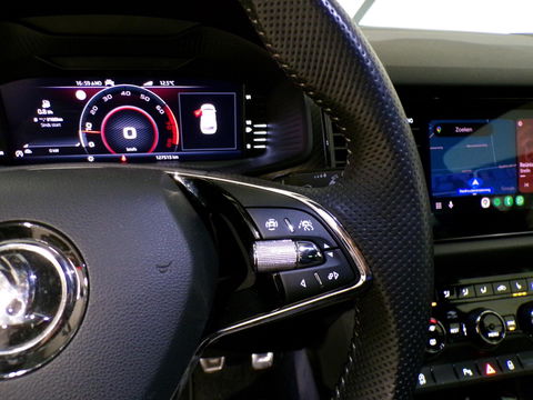 Škoda Kodiaq 1.5 TSI Sportline Business "Origineel NL!" Trekhaak Apple-Carplay Sportstoelen Camera Stoelverwarming Virtual Canton