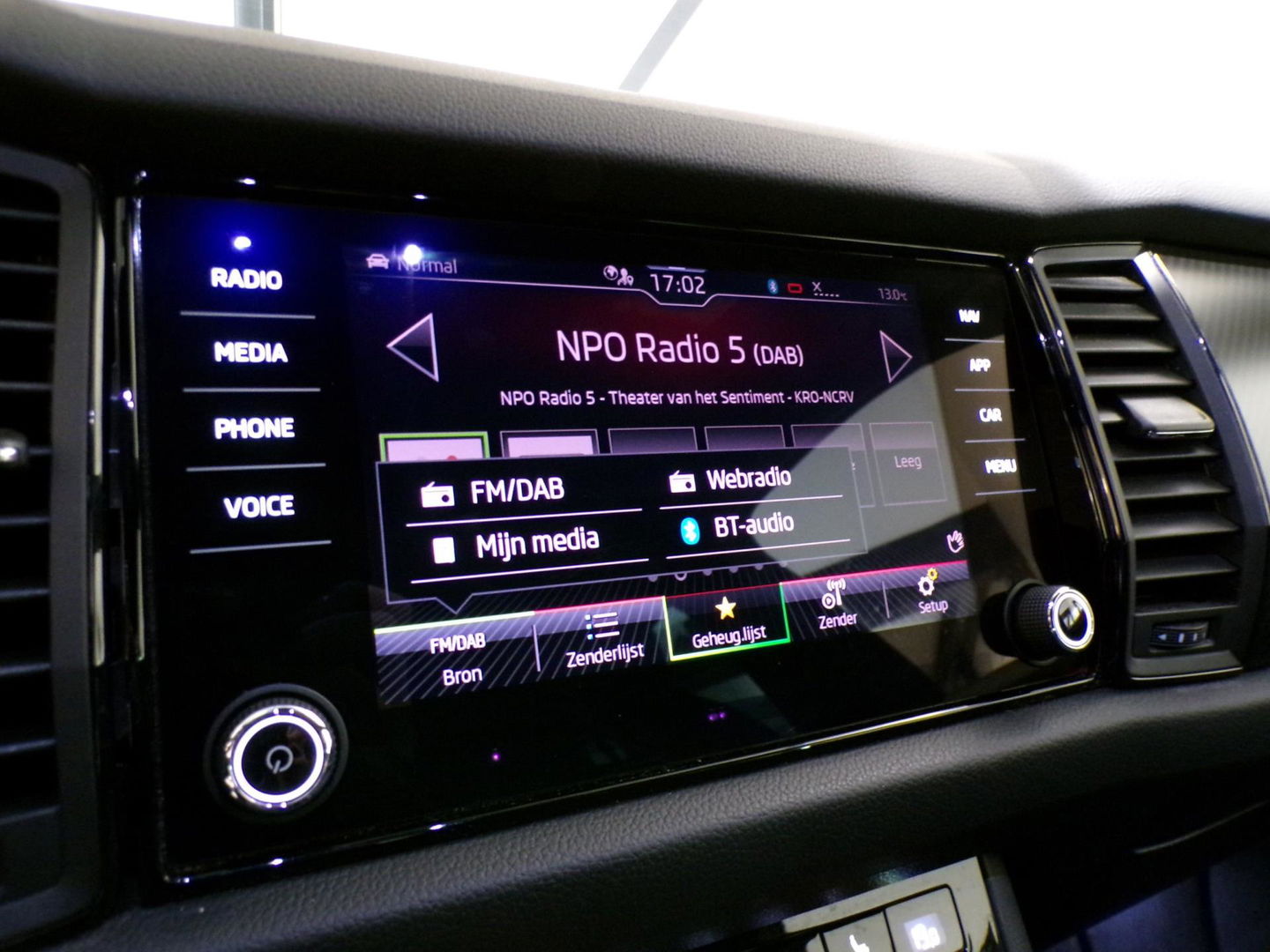 Škoda Kodiaq 1.5 TSI Sportline Business "Origineel NL!" Trekhaak Apple-Carplay Sportstoelen Camera Stoelverwarming Virtual Canton