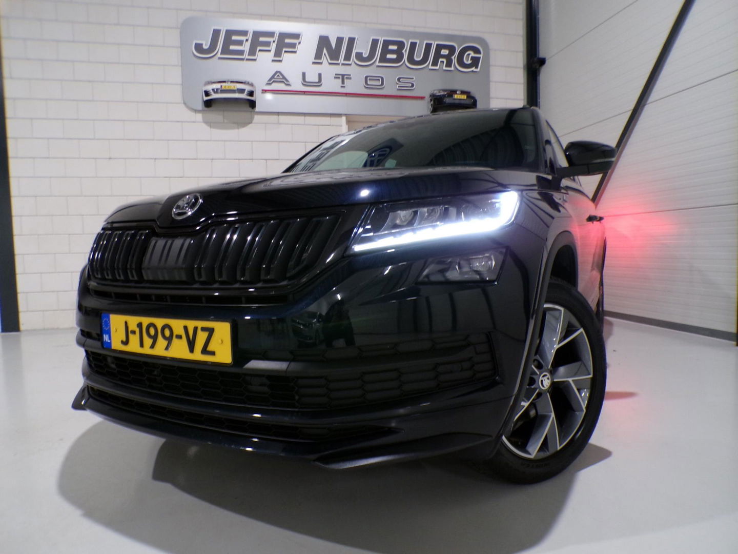 Škoda Kodiaq 1.5 TSI Sportline Business "Origineel NL!" Trekhaak Apple-Carplay Sportstoelen Camera Stoelverwarming Virtual Canton