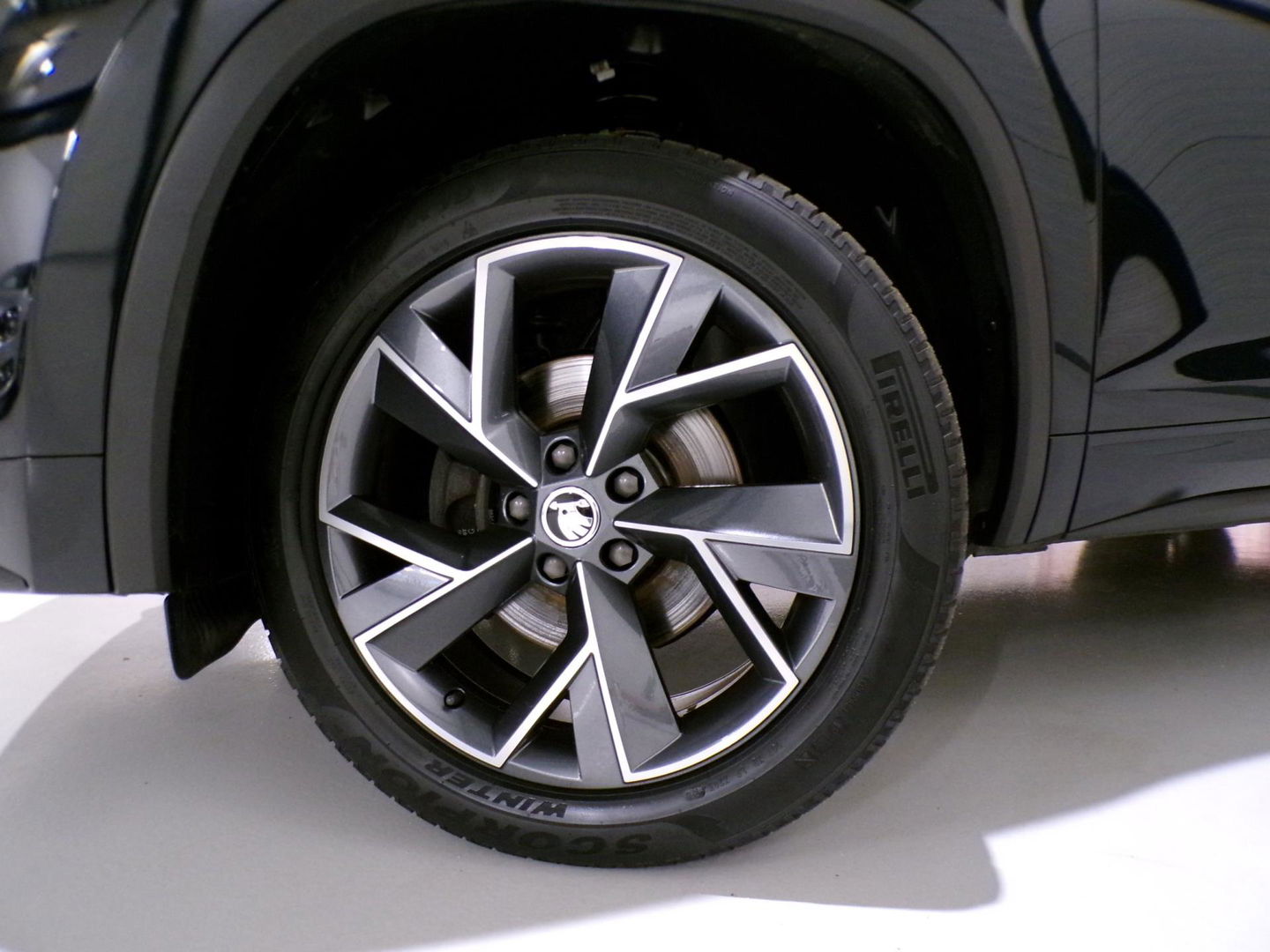 Škoda Kodiaq 1.5 TSI Sportline Business "Origineel NL!" Trekhaak Apple-Carplay Sportstoelen Camera Stoelverwarming Virtual Canton