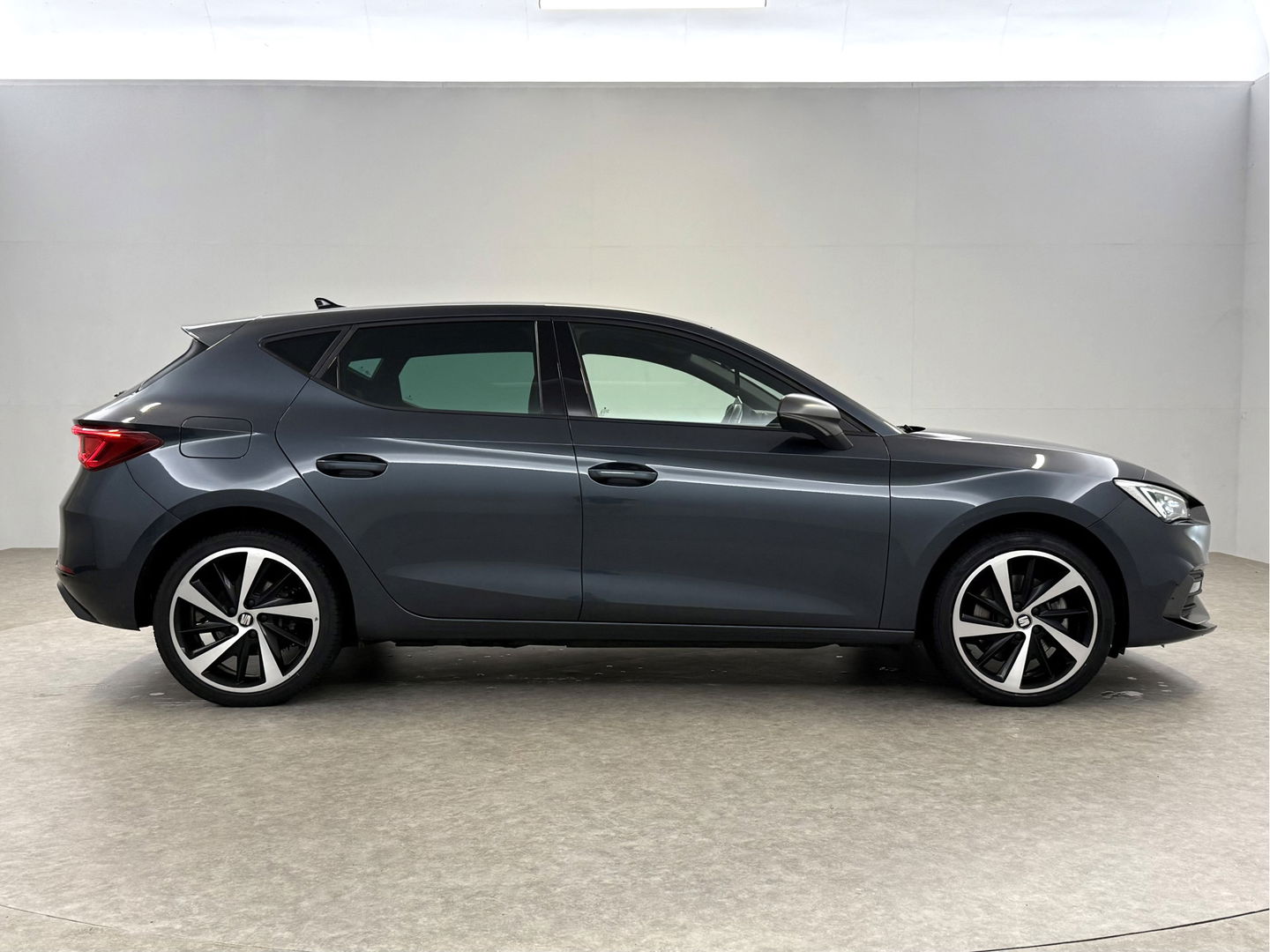 SEAT Leon 1.4 TSI eHybrid PHEV FR | SOH 94% | Virtual | Sfeer | Adap. Cruise | Carplay | Parkeersens. | NAP