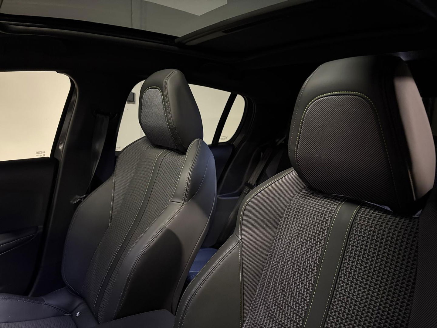 Peugeot 208 1.2 PureTech 100 GT PANO KEYLESS