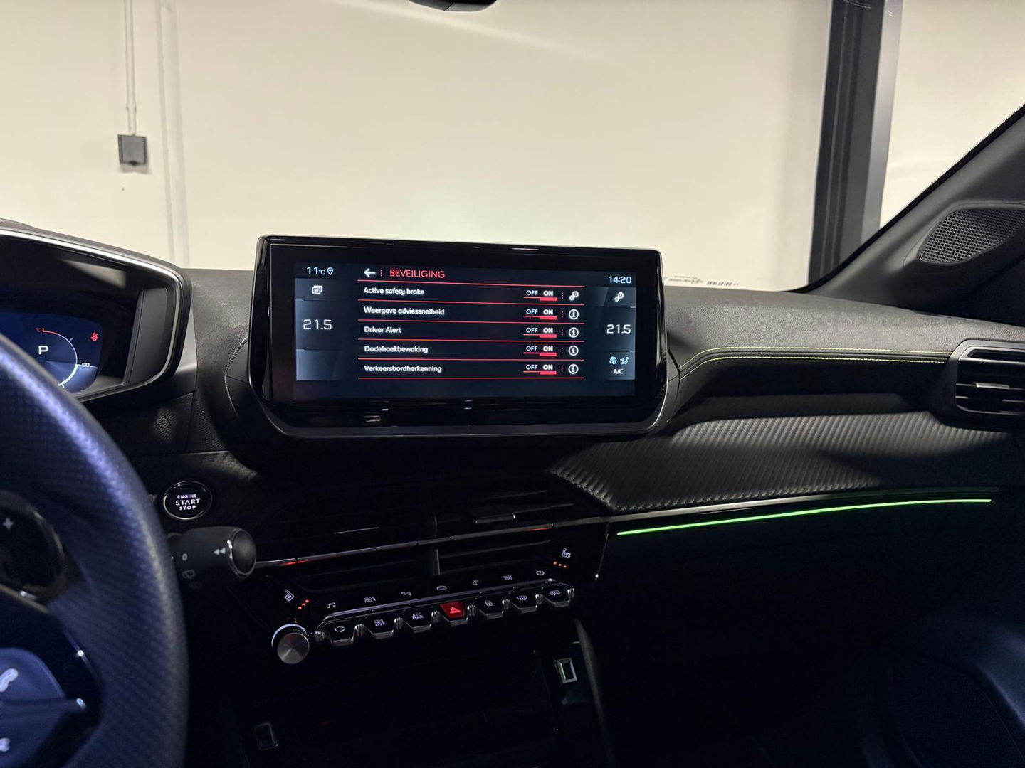 Peugeot 208 1.2 PureTech 100 GT PANO KEYLESS