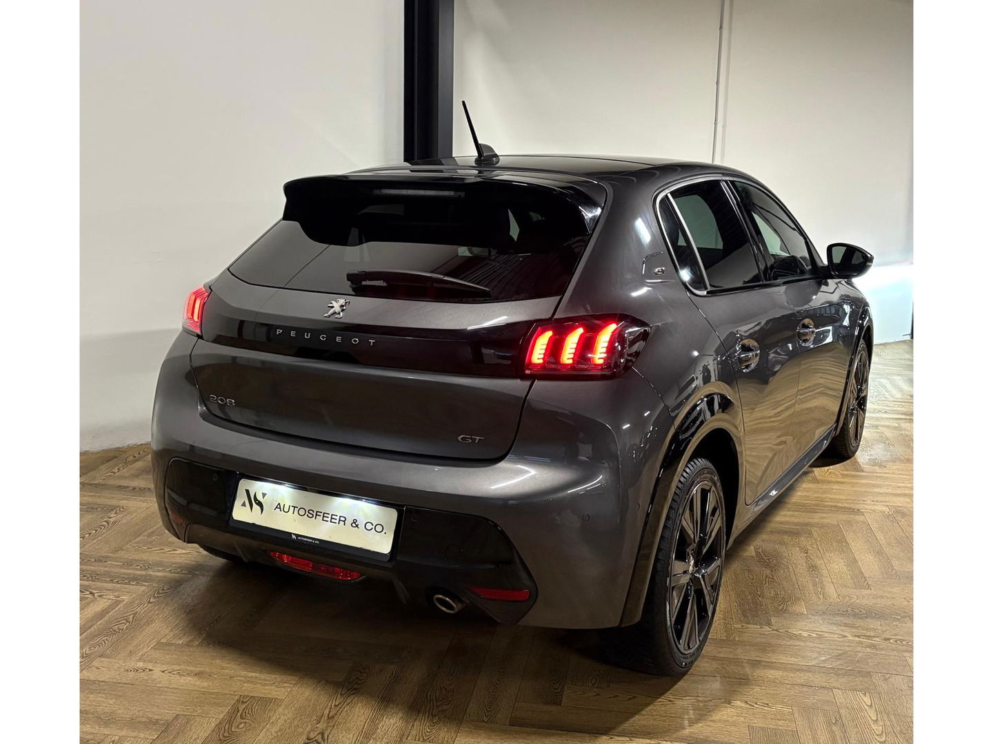 Peugeot 208 1.2 PureTech 100 GT PANO KEYLESS