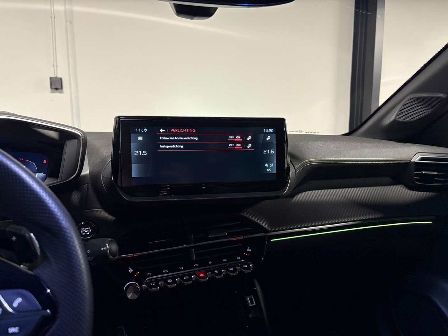 Peugeot 208 1.2 PureTech 100 GT PANO KEYLESS