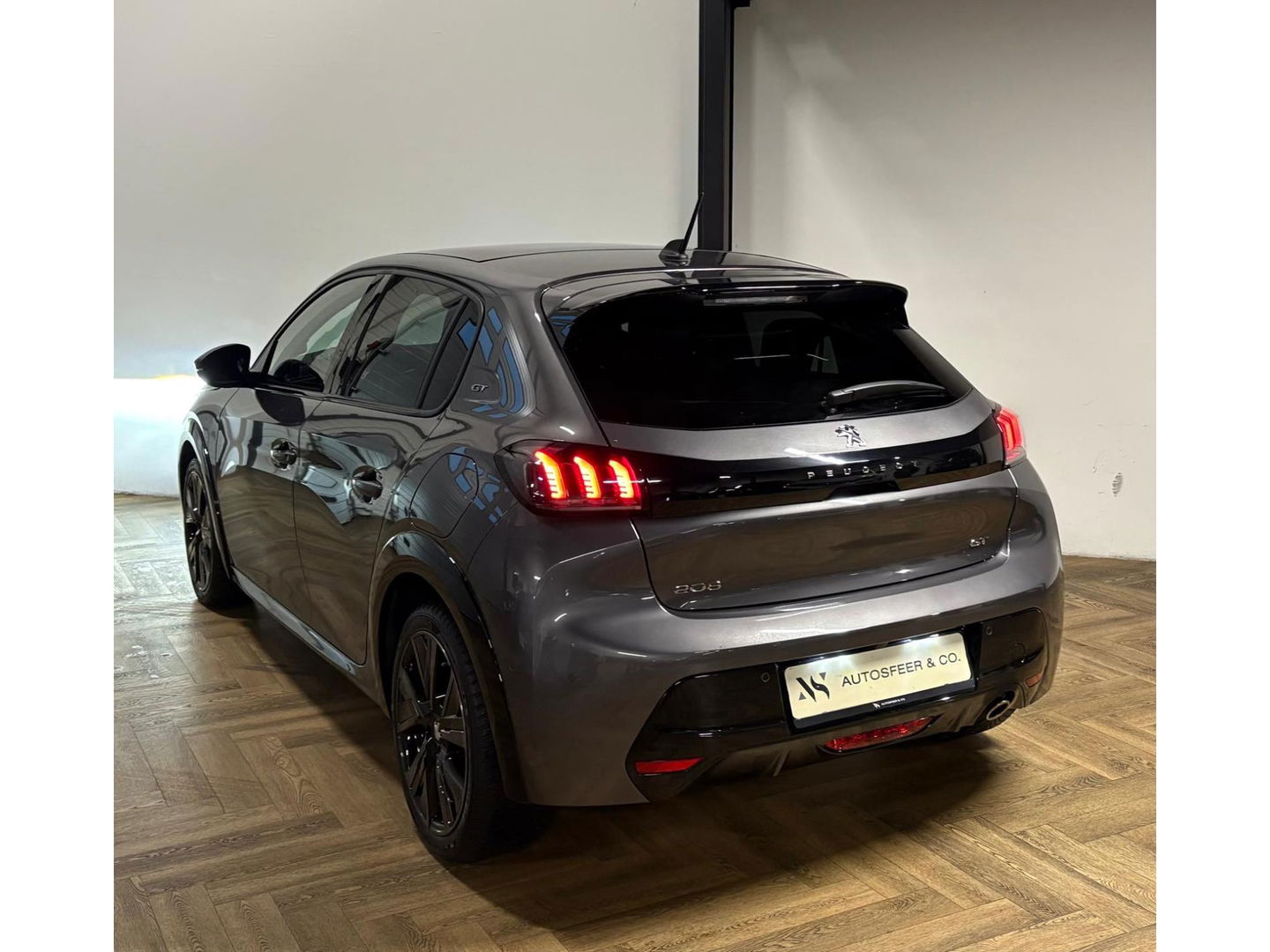 Peugeot 208 1.2 PureTech 100 GT PANO KEYLESS