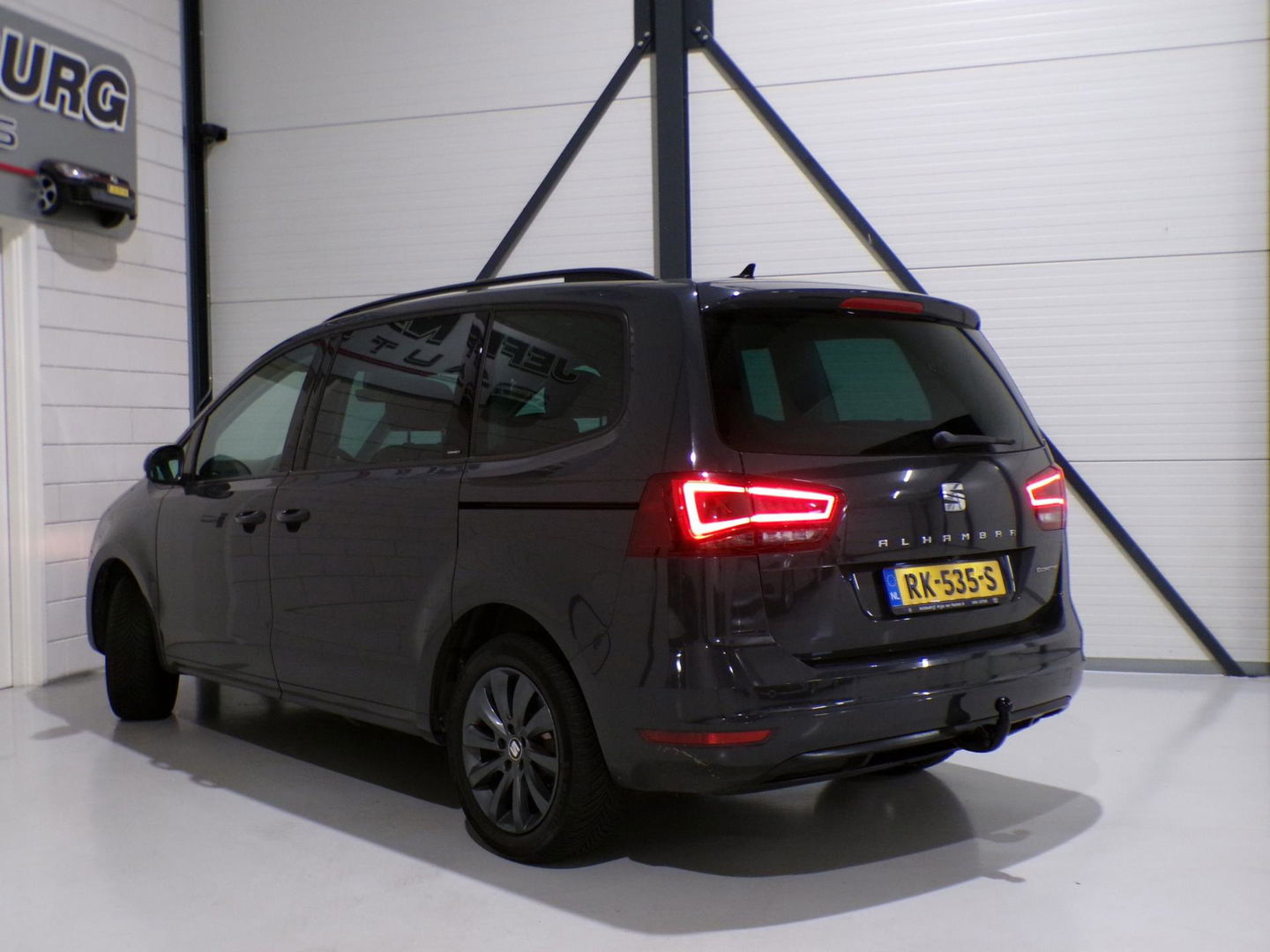 SEAT Alhambra 2.0 TDI Connect 7P "7 Persoons" Trekhaak Apple-Carplay Camera Stoelverwarming Navigatie Elektrische-Deuren Keyless