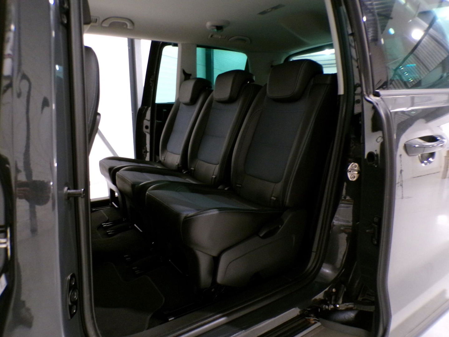 SEAT Alhambra 2.0 TDI Connect 7P "7 Persoons" Trekhaak Apple-Carplay Camera Stoelverwarming Navigatie Elektrische-Deuren Keyless