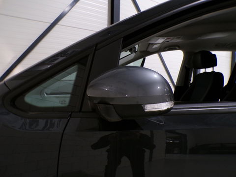 SEAT Alhambra 2.0 TDI Connect 7P "7 Persoons" Trekhaak Apple-Carplay Camera Stoelverwarming Navigatie Elektrische-Deuren Keyless