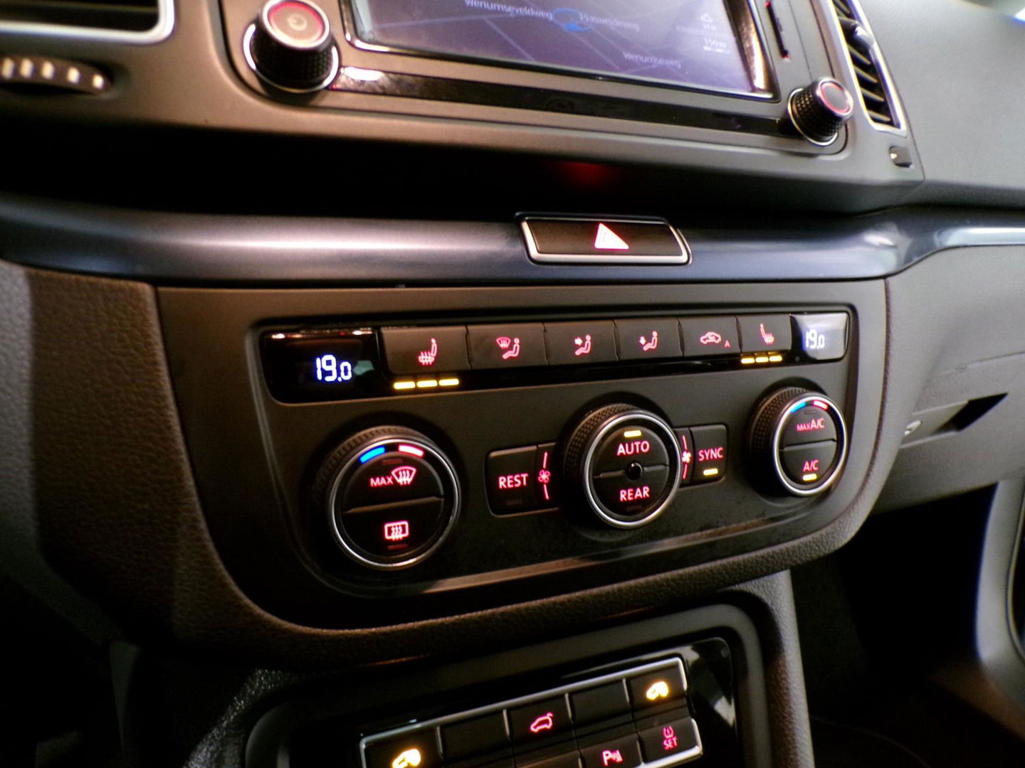 SEAT Alhambra 2.0 TDI Connect 7P "7 Persoons" Trekhaak Apple-Carplay Camera Stoelverwarming Navigatie Elektrische-Deuren Keyless