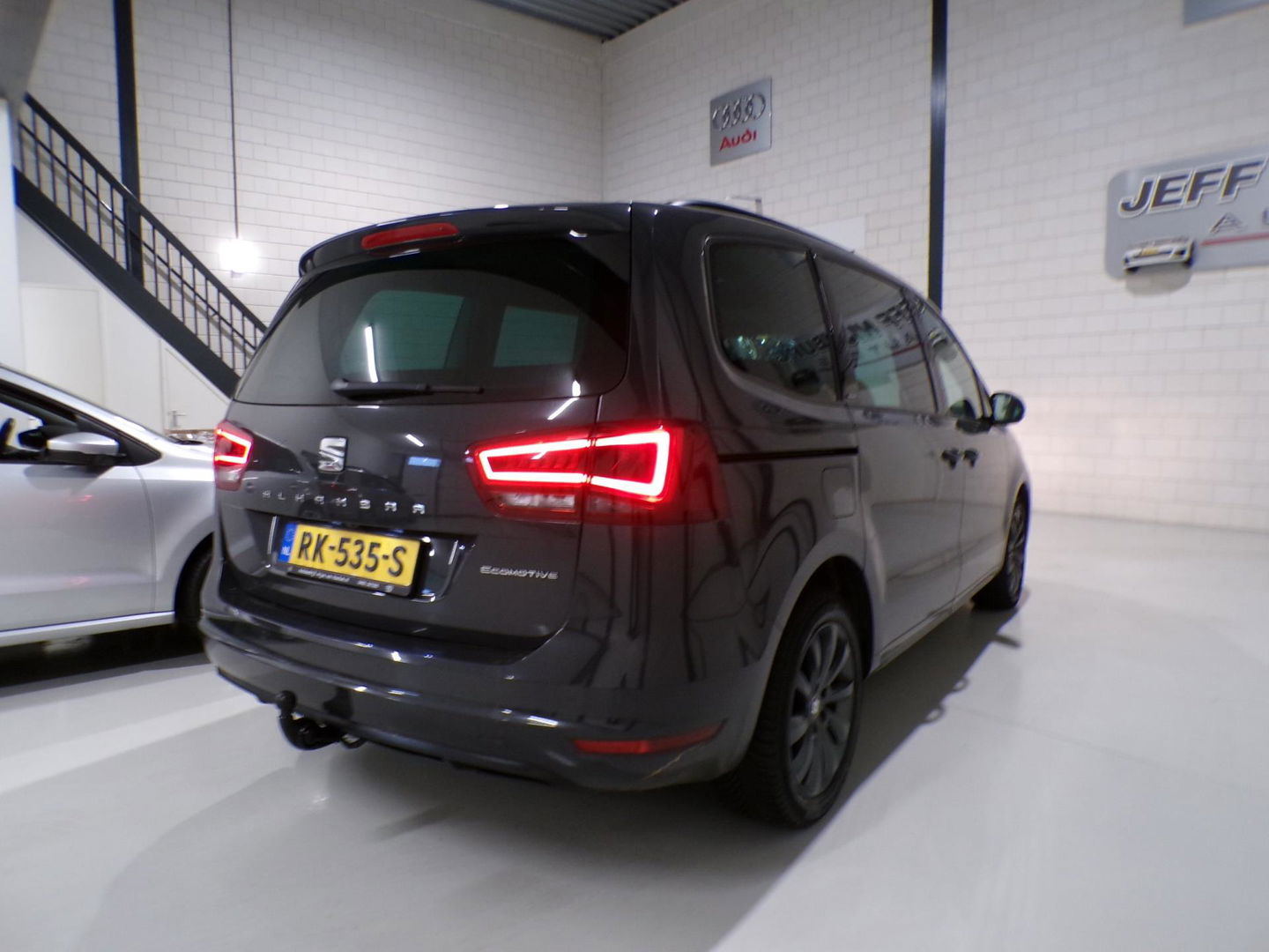 SEAT Alhambra 2.0 TDI Connect 7P "7 Persoons" Trekhaak Apple-Carplay Camera Stoelverwarming Navigatie Elektrische-Deuren Keyless