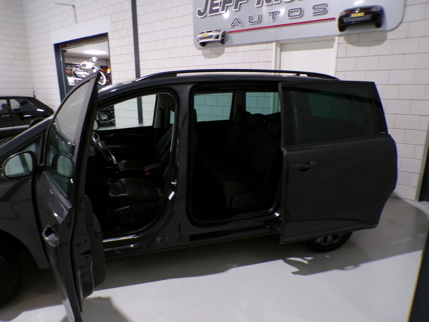 SEAT Alhambra 2.0 TDI Connect 7P "7 Persoons" Trekhaak Apple-Carplay Camera Stoelverwarming Navigatie Elektrische-Deuren Keyless