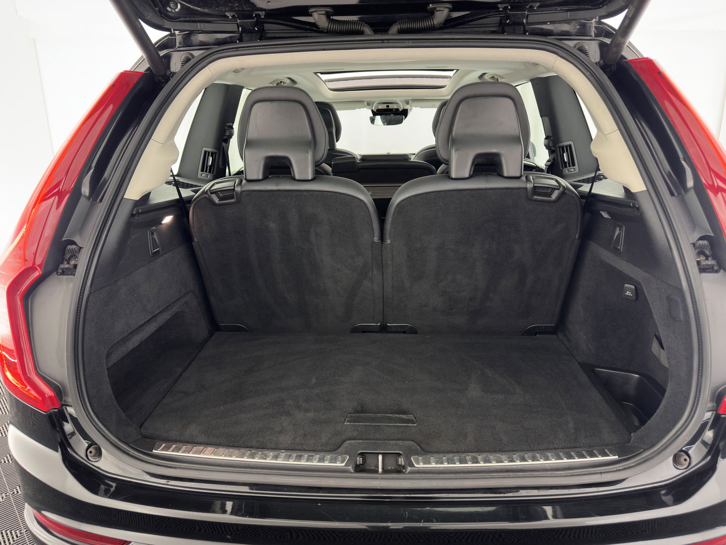 Volvo XC90 2.0 D5 AWD Inscription ( 7-Pers ) Aut. *PANO | LUXURY-LEATHER | FULL-LED | MEMORY-PACK | LANE-ASSIST | PDC | ECC | KEYLESS | DAB | NAVI-FULLMAP | ADAPTIVE-CRUISE | HEATED-SPORTSEATS | DIGI-COCKPIT | 19''ALU*