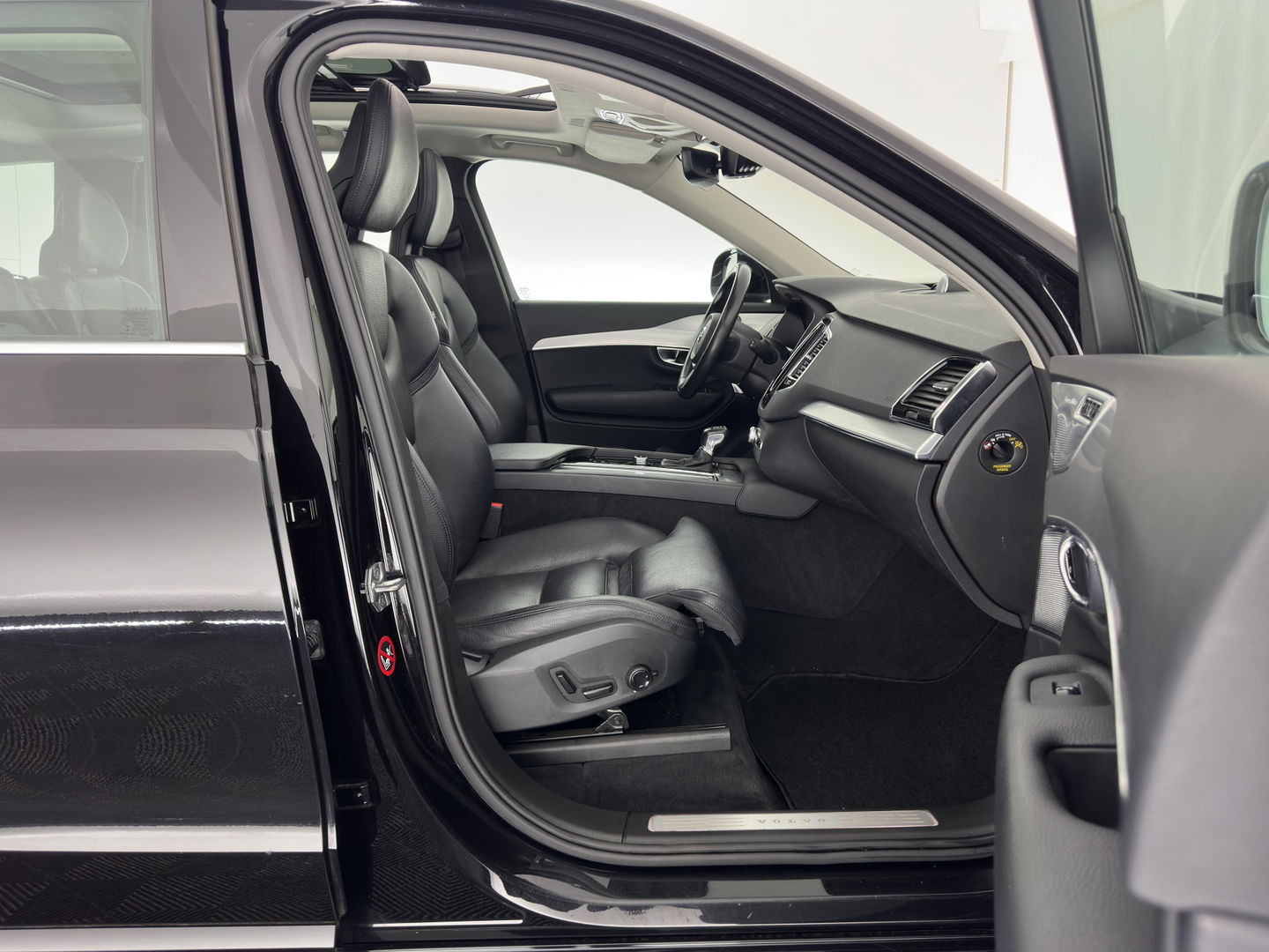 Volvo XC90 2.0 D5 AWD Inscription ( 7-Pers ) Aut. *PANO | LUXURY-LEATHER | FULL-LED | MEMORY-PACK | LANE-ASSIST | PDC | ECC | KEYLESS | DAB | NAVI-FULLMAP | ADAPTIVE-CRUISE | HEATED-SPORTSEATS | DIGI-COCKPIT | 19''ALU*