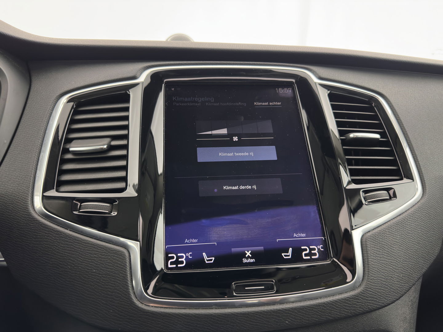 Volvo XC90 2.0 D5 AWD Inscription ( 7-Pers ) Aut. *PANO | LUXURY-LEATHER | FULL-LED | MEMORY-PACK | LANE-ASSIST | PDC | ECC | KEYLESS | DAB | NAVI-FULLMAP | ADAPTIVE-CRUISE | HEATED-SPORTSEATS | DIGI-COCKPIT | 19''ALU*