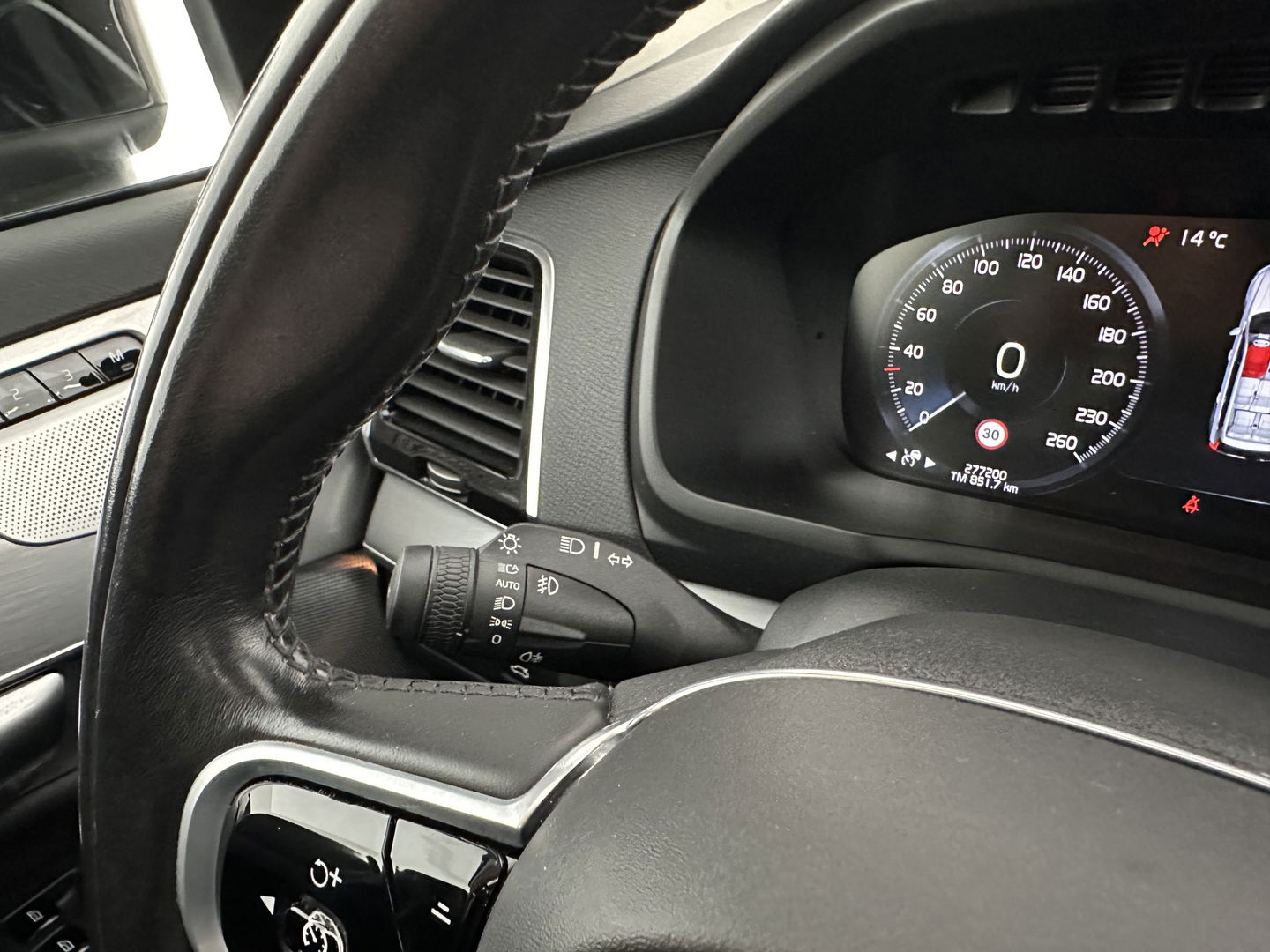 Volvo XC90 2.0 D5 AWD Inscription ( 7-Pers ) Aut. *PANO | LUXURY-LEATHER | FULL-LED | MEMORY-PACK | LANE-ASSIST | PDC | ECC | KEYLESS | DAB | NAVI-FULLMAP | ADAPTIVE-CRUISE | HEATED-SPORTSEATS | DIGI-COCKPIT | 19''ALU*