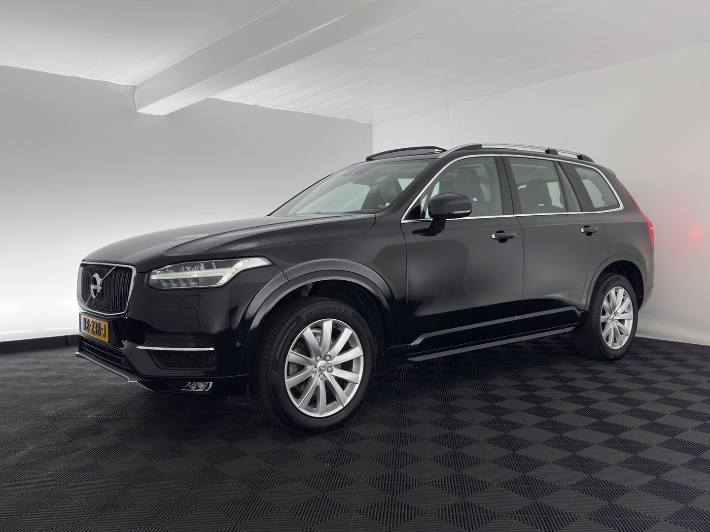 Volvo XC90 2.0 D5 AWD Inscription ( 7-Pers ) Aut. *PANO | LUXURY-LEATHER | FULL-LED | MEMORY-PACK | LANE-ASSIST | PDC | ECC | KEYLESS | DAB | NAVI-FULLMAP | ADAPTIVE-CRUISE | HEATED-SPORTSEATS | DIGI-COCKPIT | 19''ALU*