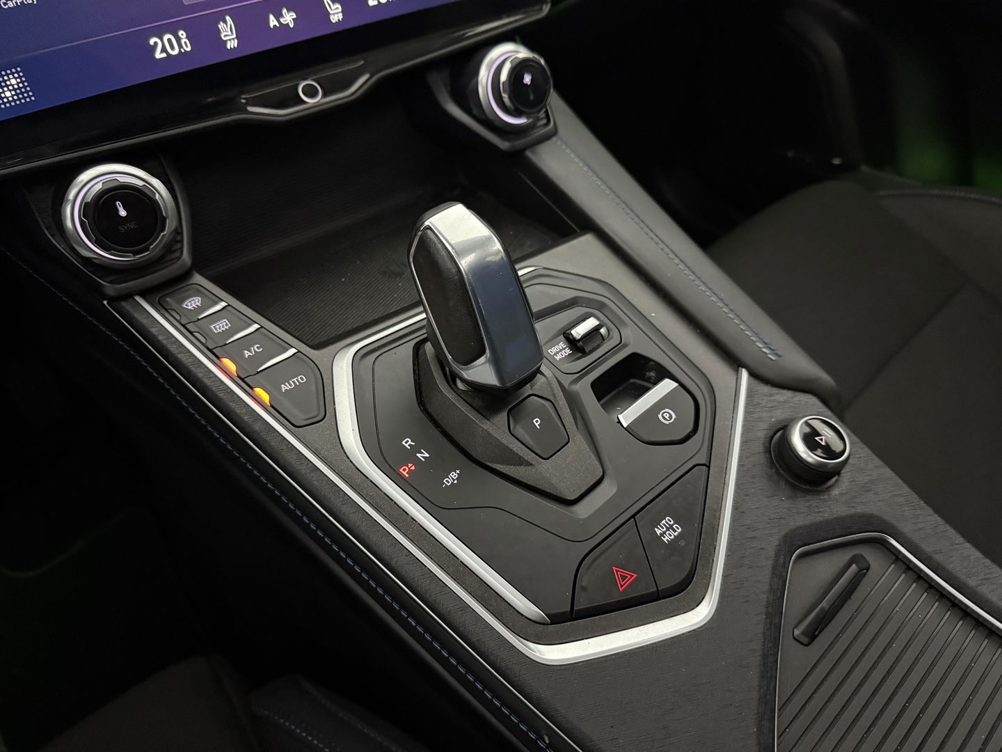 Lynk Co 01 1.5 | SOH 97% | Pano | Sfeerverl. | 360° | Virtual | Memory | Adap. Cruise | Carplay | NAP