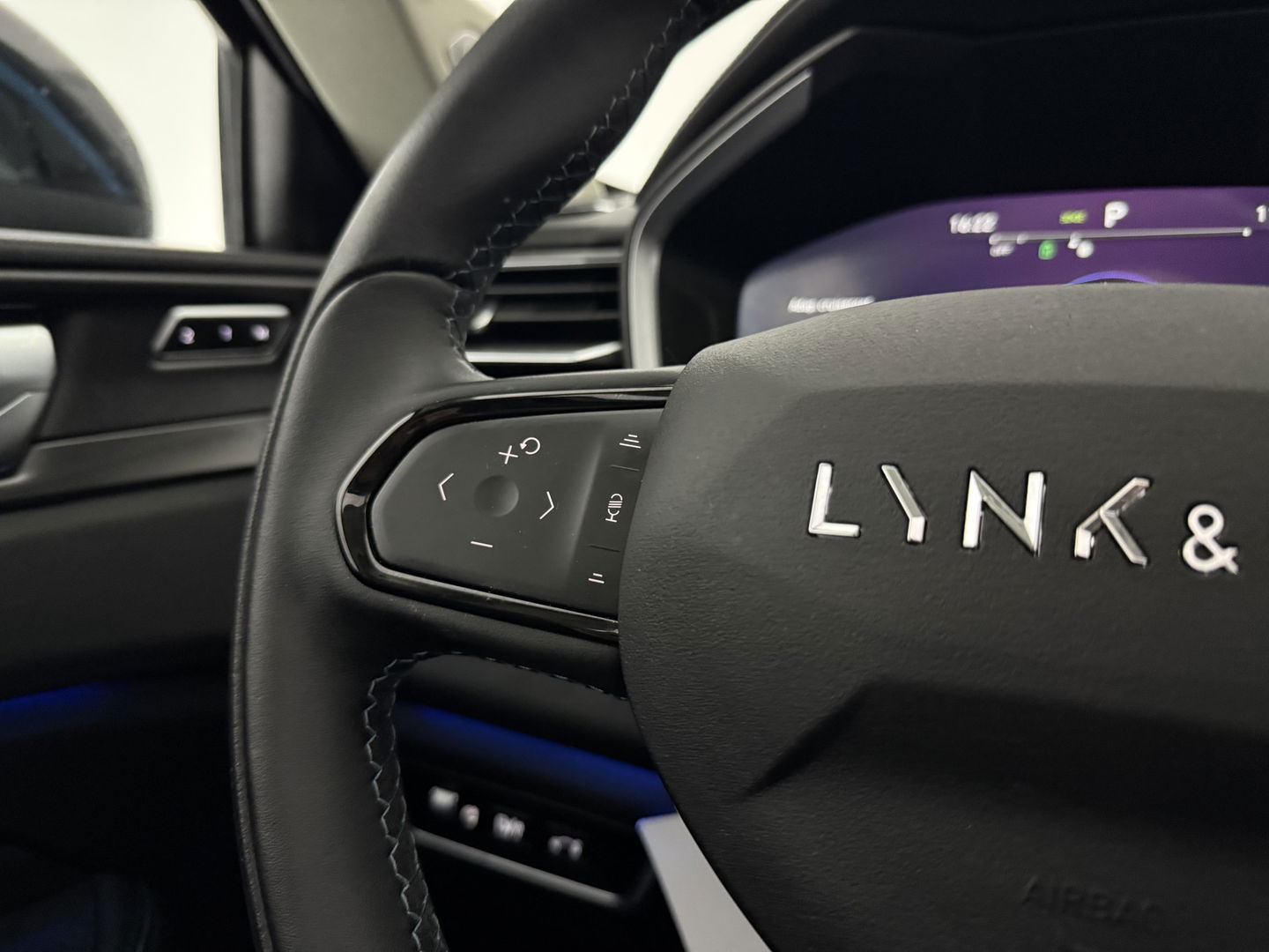Lynk Co 01 1.5 | SOH 97% | Pano | Sfeerverl. | 360° | Virtual | Memory | Adap. Cruise | Carplay | NAP