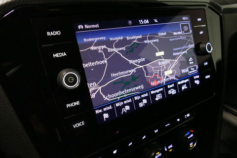 Volkswagen Arteon 2.0 TSI Business R / Stoelverwarming / Apple Carplay - Android Auto / Ergo Active best. stoel / Navigatie / Climatronic / Full LED / Elektr. wegklapbare trekhaak / Keyless / Grootlicht assistent