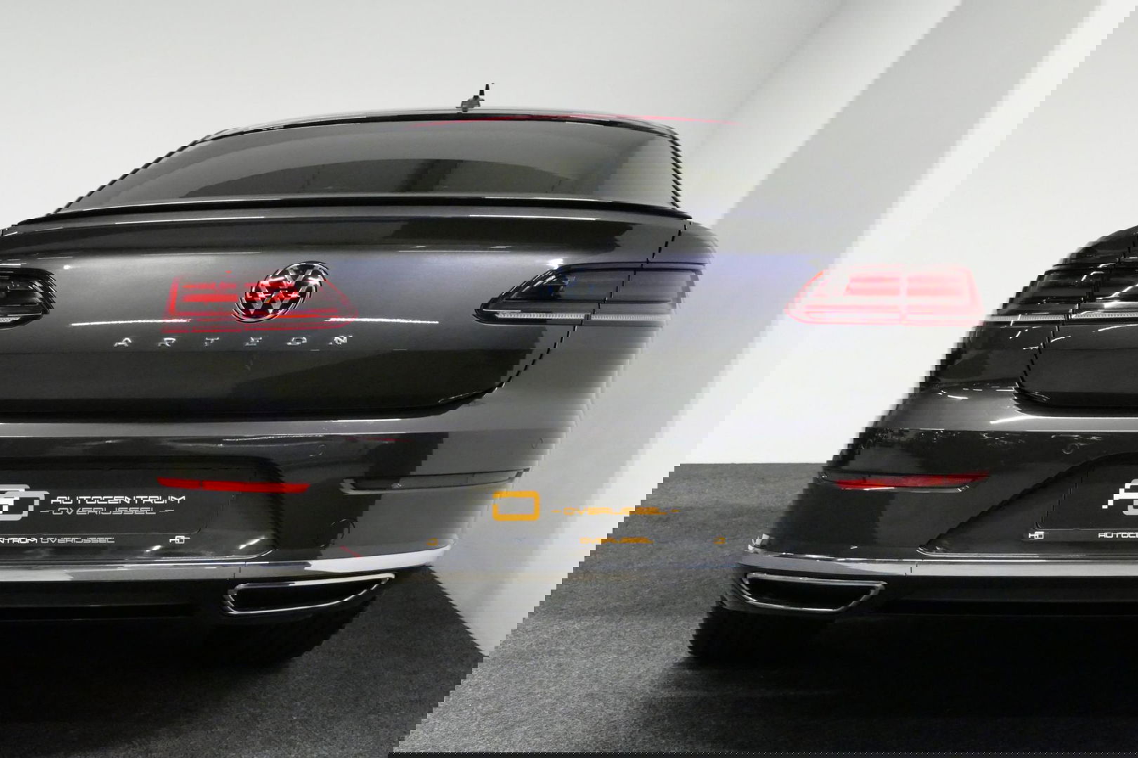 Volkswagen Arteon 2.0 TSI Business R / Stoelverwarming / Apple Carplay - Android Auto / Ergo Active best. stoel / Navigatie / Climatronic / Full LED / Elektr. wegklapbare trekhaak / Keyless / Grootlicht assistent