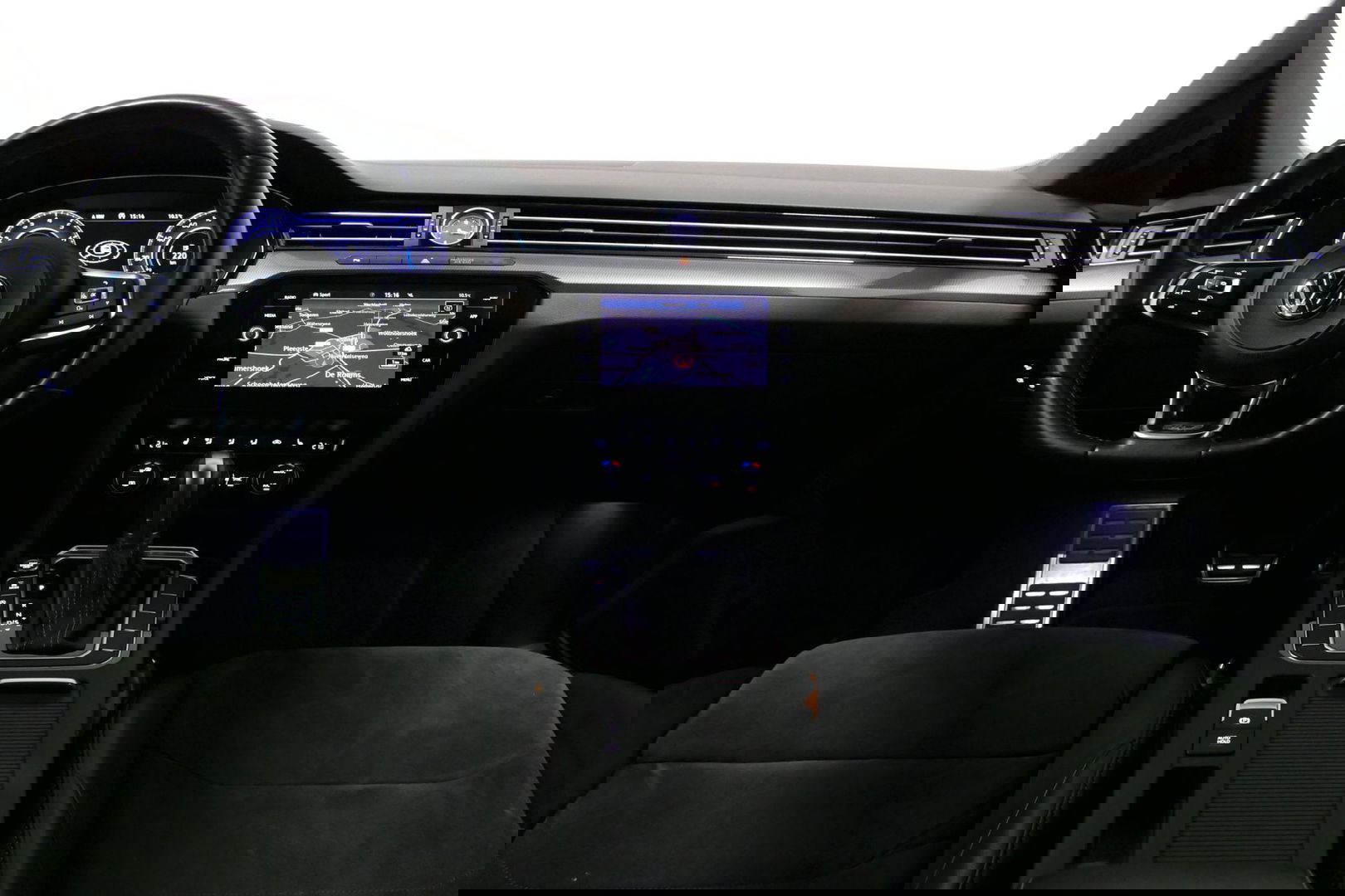 Volkswagen Arteon 2.0 TSI Business R / Stoelverwarming / Apple Carplay - Android Auto / Ergo Active best. stoel / Navigatie / Climatronic / Full LED / Elektr. wegklapbare trekhaak / Keyless / Grootlicht assistent