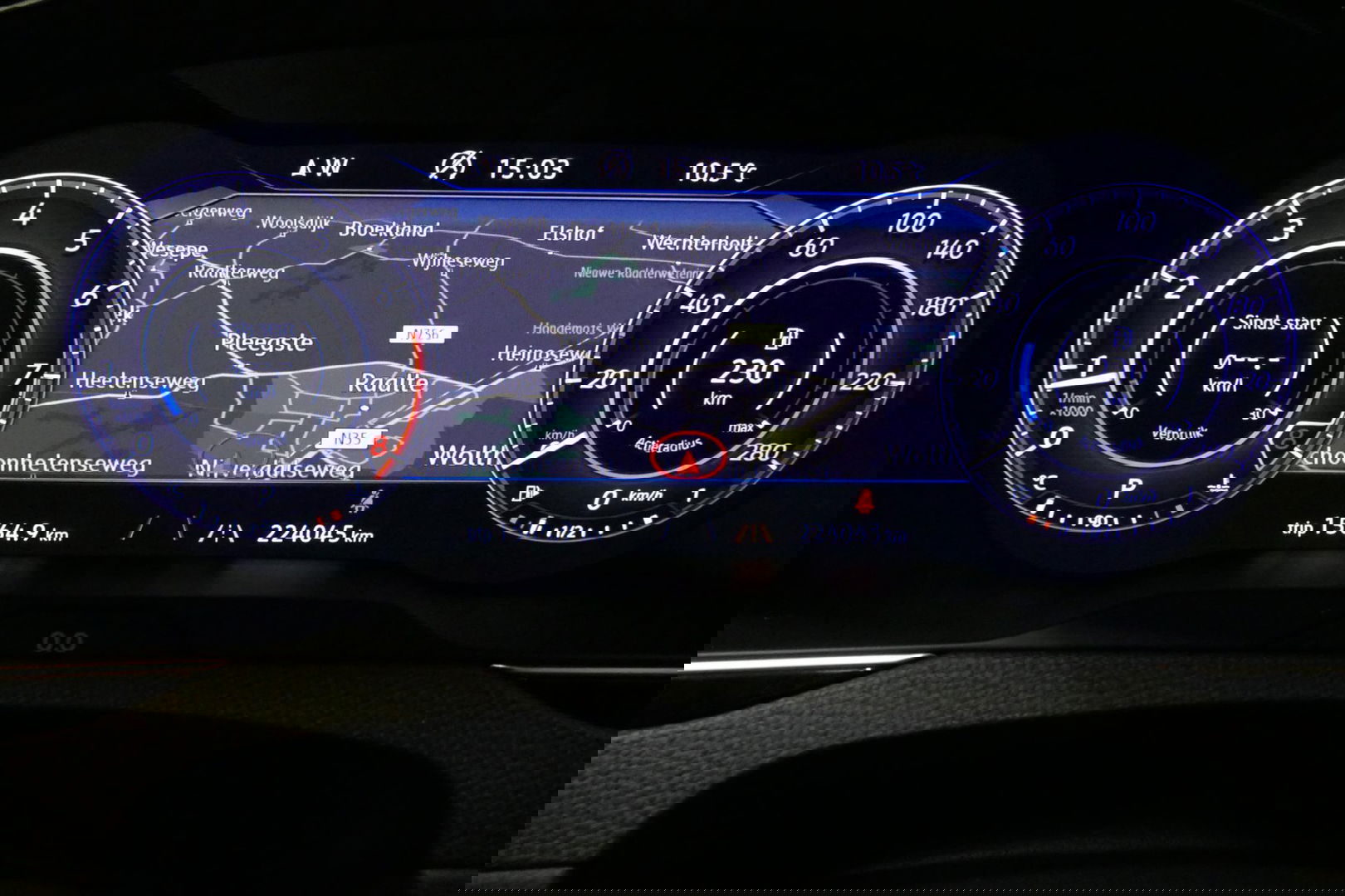 Volkswagen Arteon 2.0 TSI Business R / Stoelverwarming / Apple Carplay - Android Auto / Ergo Active best. stoel / Navigatie / Climatronic / Full LED / Elektr. wegklapbare trekhaak / Keyless / Grootlicht assistent