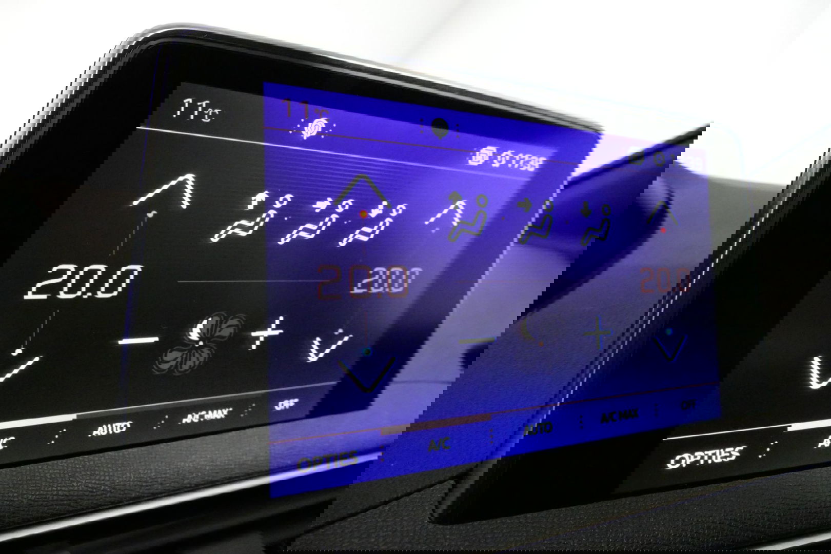 Peugeot 3008 1.2 PureTech GT Line / Apple carplay - Android Auto / Achteruitrijcamera / Navigatie / DAB+ / Dodehoek detectie / Cruise Control / 19'' LMV / Full LED / Keyless