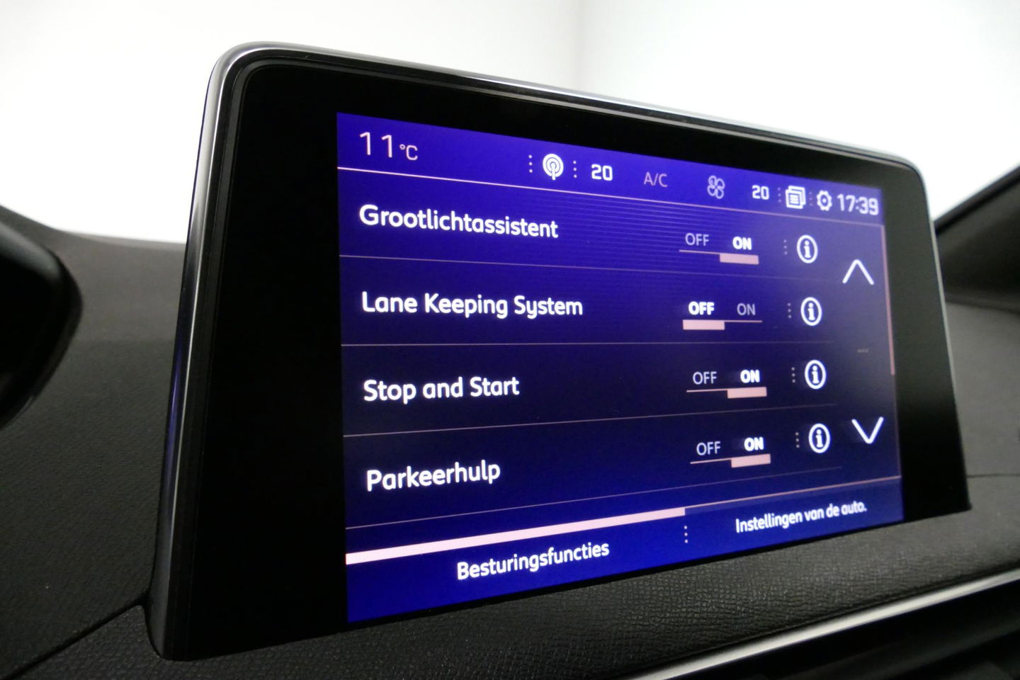 Peugeot 3008 1.2 PureTech GT Line / Apple carplay - Android Auto / Achteruitrijcamera / Navigatie / DAB+ / Dodehoek detectie / Cruise Control / 19'' LMV / Full LED / Keyless