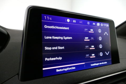 Peugeot 3008 1.2 PureTech GT Line / Apple carplay - Android Auto / Achteruitrijcamera / Navigatie / DAB+ / Dodehoek detectie / Cruise Control / 19'' LMV / Full LED / Keyless