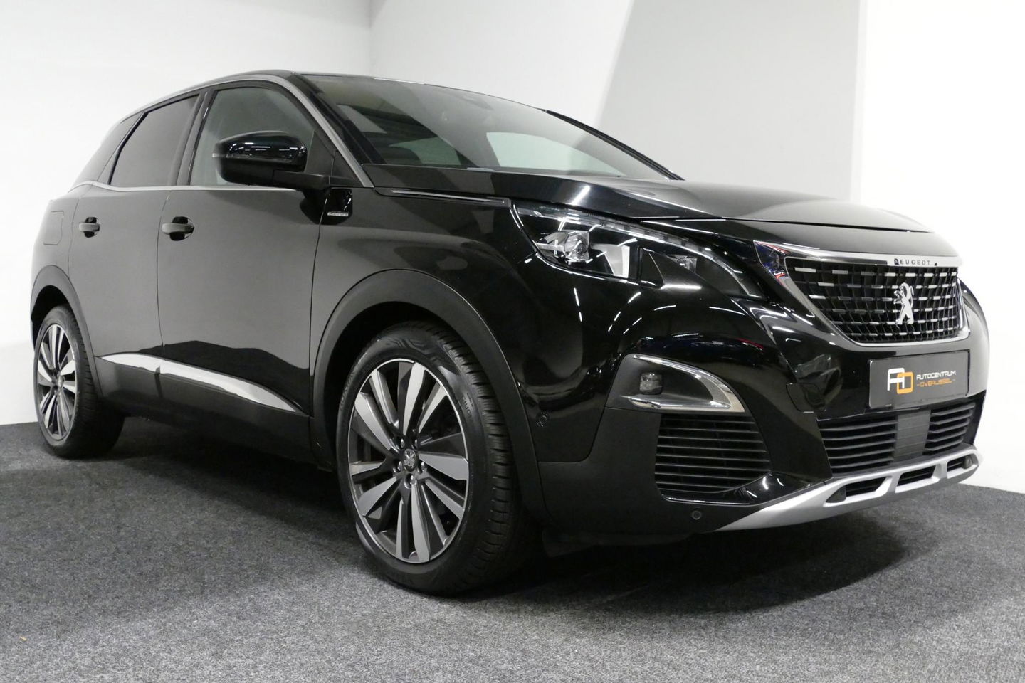 Peugeot 3008 1.2 PureTech GT Line / Apple carplay - Android Auto / Achteruitrijcamera / Navigatie / DAB+ / Dodehoek detectie / Cruise Control / 19'' LMV / Full LED / Keyless