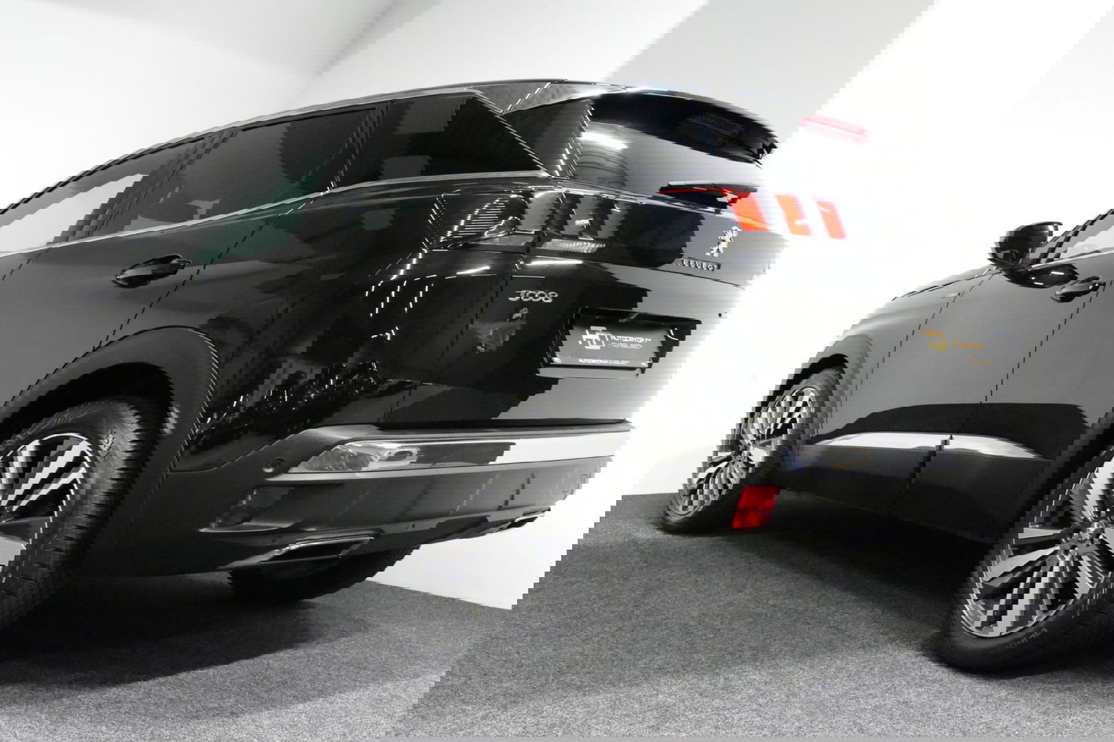 Peugeot 3008 1.2 PureTech GT Line / Apple carplay - Android Auto / Achteruitrijcamera / Navigatie / DAB+ / Dodehoek detectie / Cruise Control / 19'' LMV / Full LED / Keyless