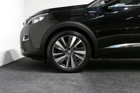 Peugeot 3008 1.2 PureTech GT Line / Apple carplay - Android Auto / Achteruitrijcamera / Navigatie / DAB+ / Dodehoek detectie / Cruise Control / 19'' LMV / Full LED / Keyless