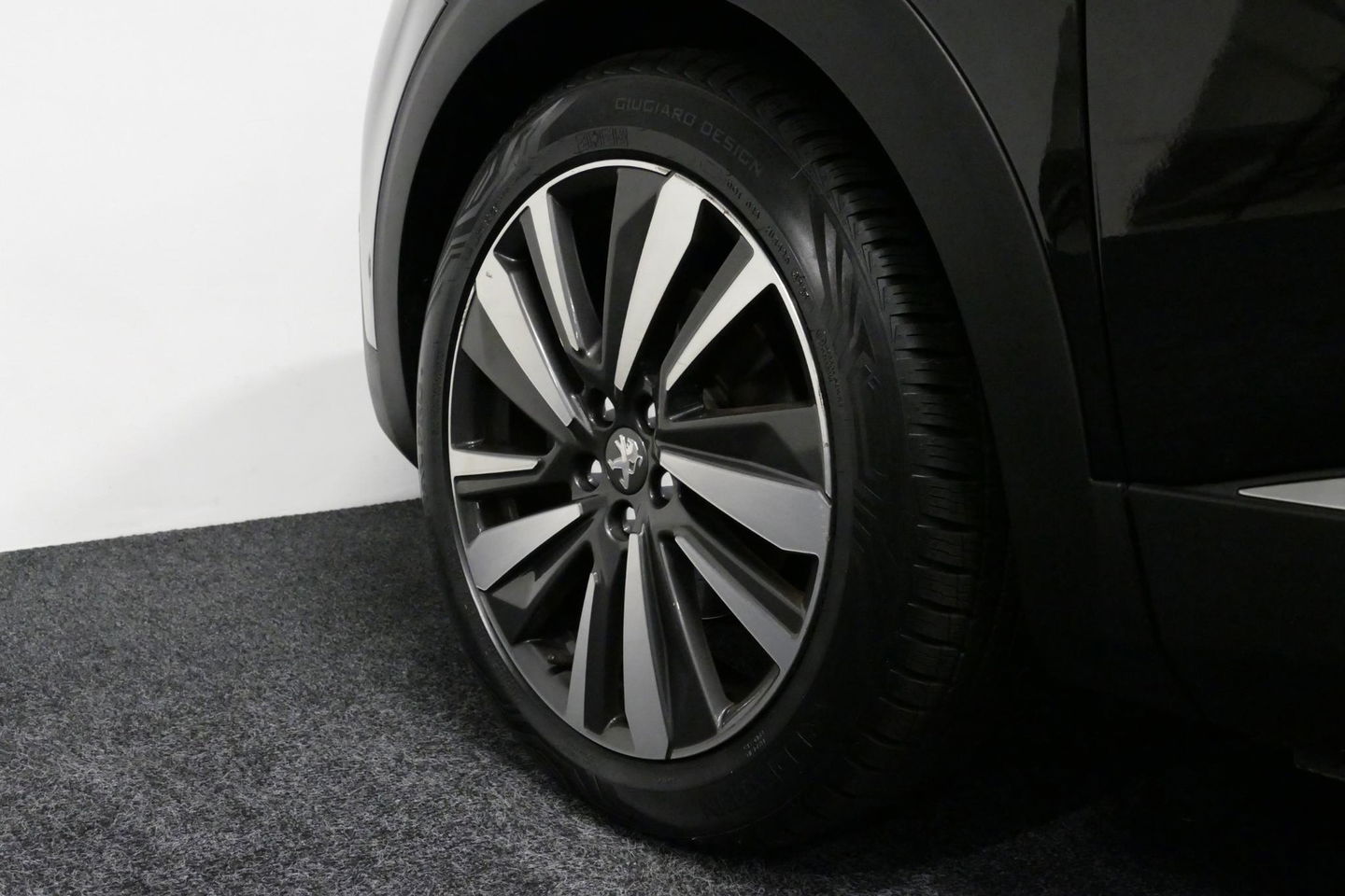 Peugeot 3008 1.2 PureTech GT Line / Apple carplay - Android Auto / Achteruitrijcamera / Navigatie / DAB+ / Dodehoek detectie / Cruise Control / 19'' LMV / Full LED / Keyless