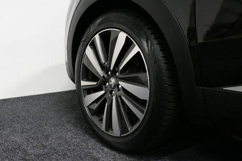 Peugeot 3008 1.2 PureTech GT Line / Apple carplay - Android Auto / Achteruitrijcamera / Navigatie / DAB+ / Dodehoek detectie / Cruise Control / 19'' LMV / Full LED / Keyless